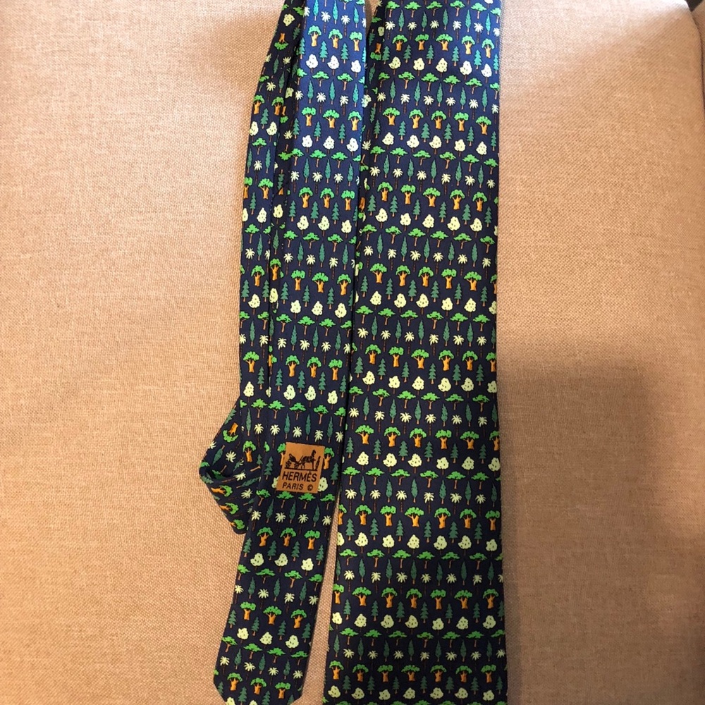 Fun green Hermes tie! Priced to sell!!!